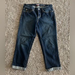 Levi’s - size 4 cropped